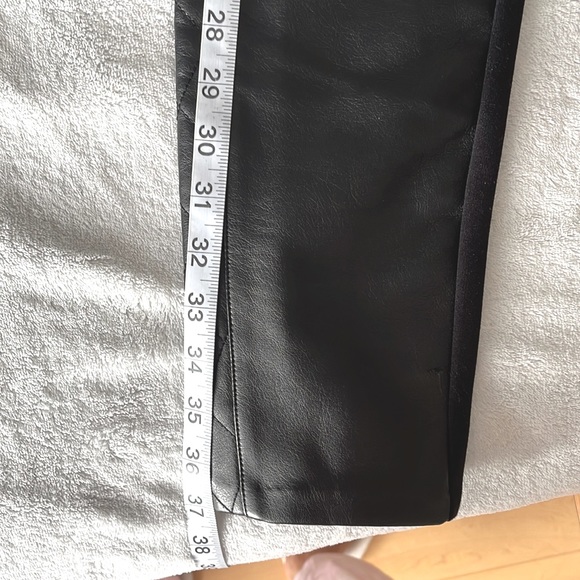 Armani exchange women’s faux leather pants. - Picture 8 of 9